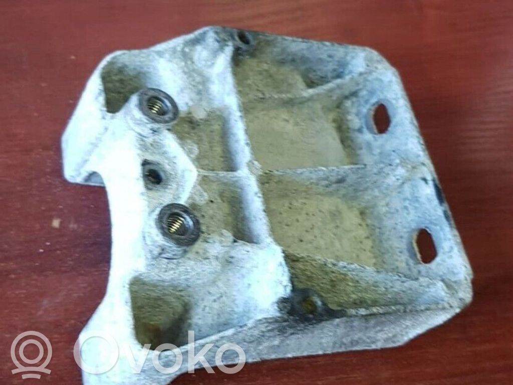 Muu moottoritilan osa   7010593