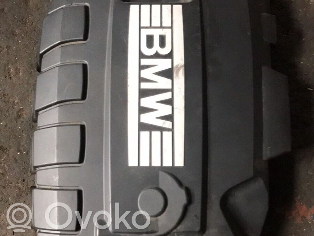 BMW 7 E38 Couvercle cache moteur 