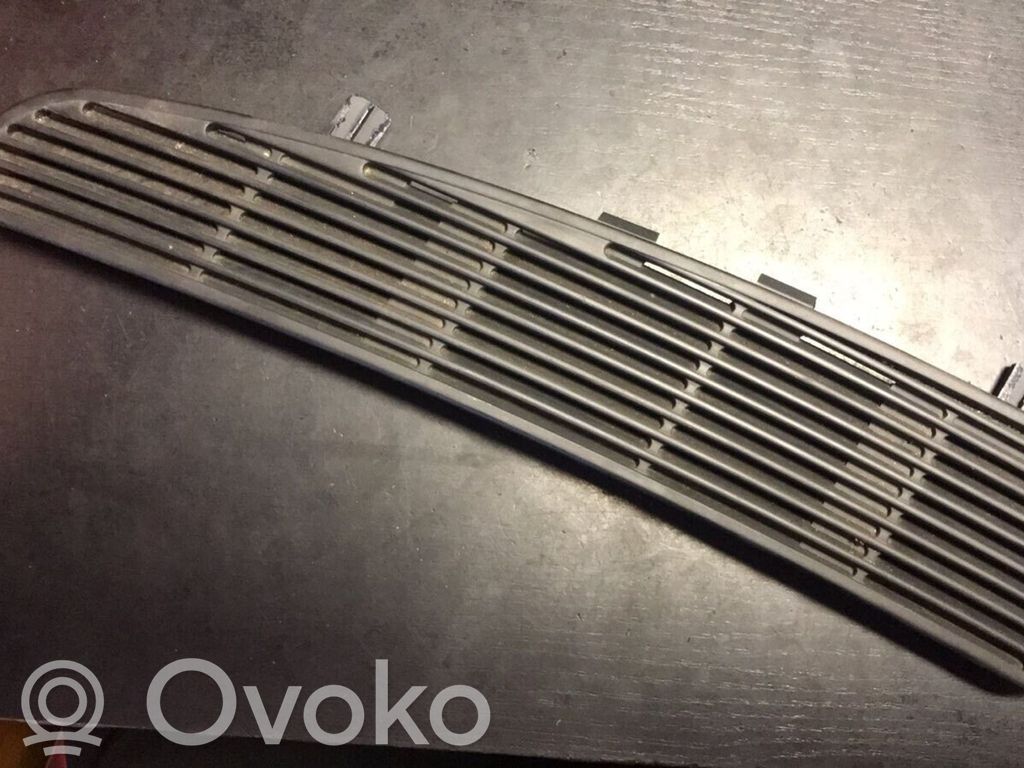 BMW 7 E38 Rear air vent grill 