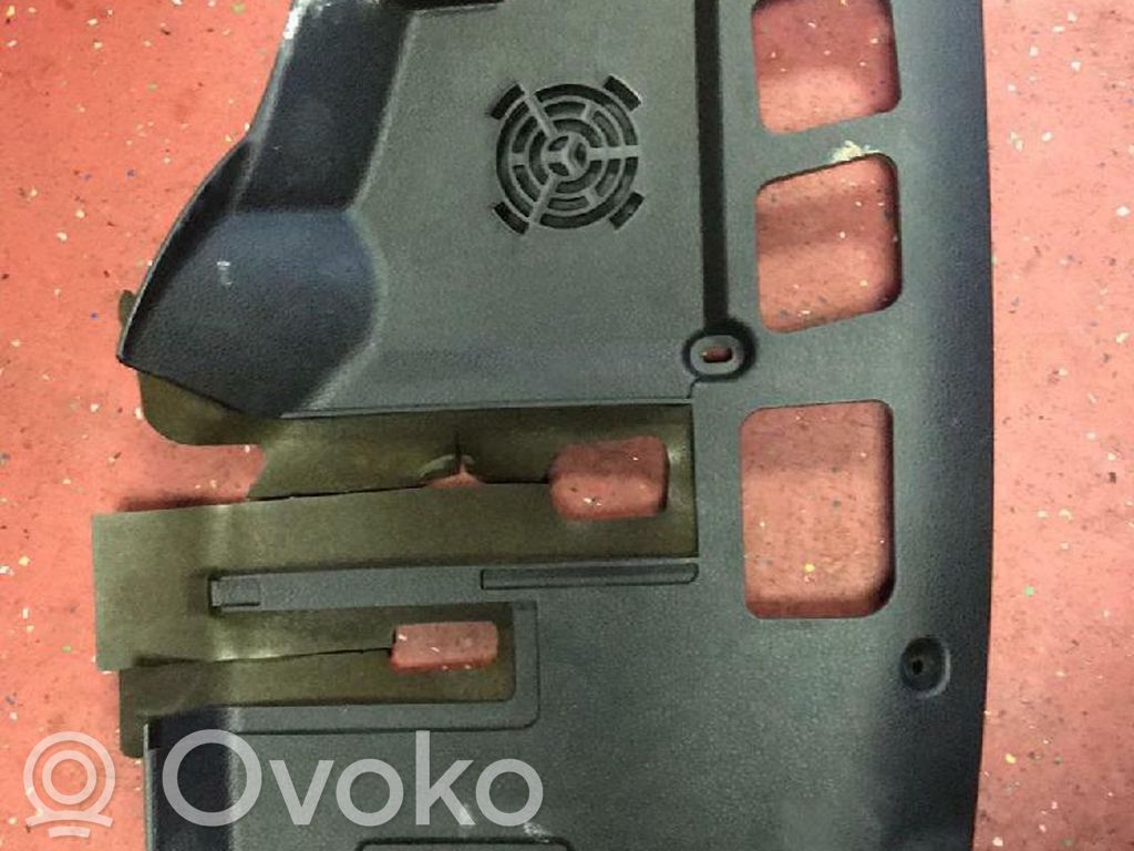 BMW 1 E82 E88 Panelės apdailos skydas (apatinis) 