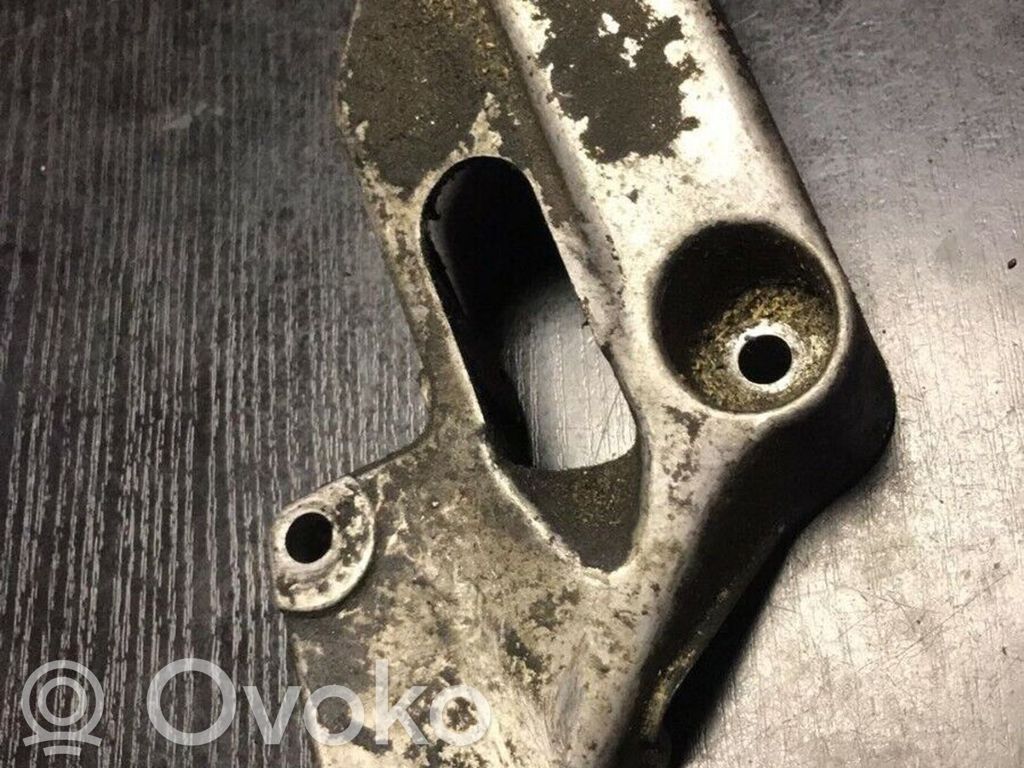 BMW 5 E34 Engine mounting bracket 