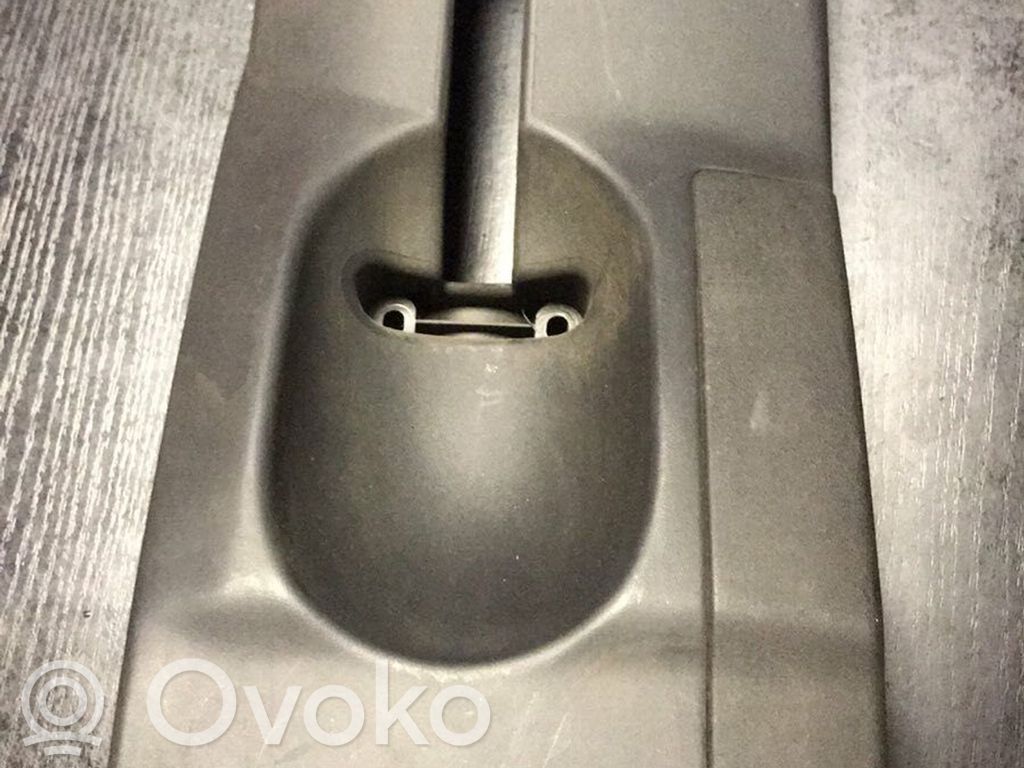 BMW 5 E34 Kita salono detalė 