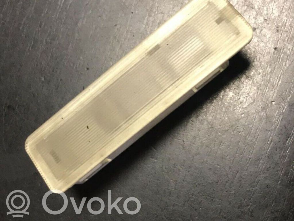 BMW 7 E38 Takaistuimen valo 