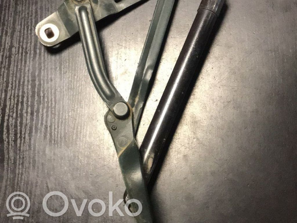BMW 5 E39 Tailgate/trunk/boot hinge 