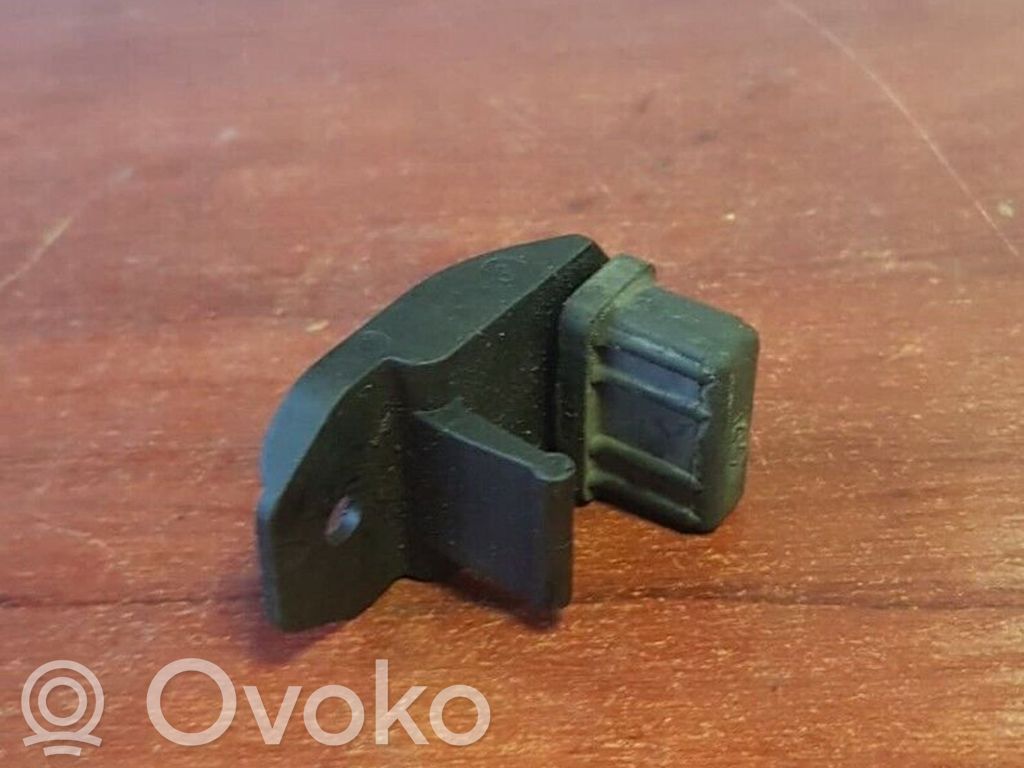 BMW 5 E39 Radiator mount bracket 