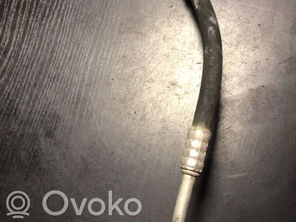 BMW 3 E46 Ilmastointilaitteen putki (A/C) 
