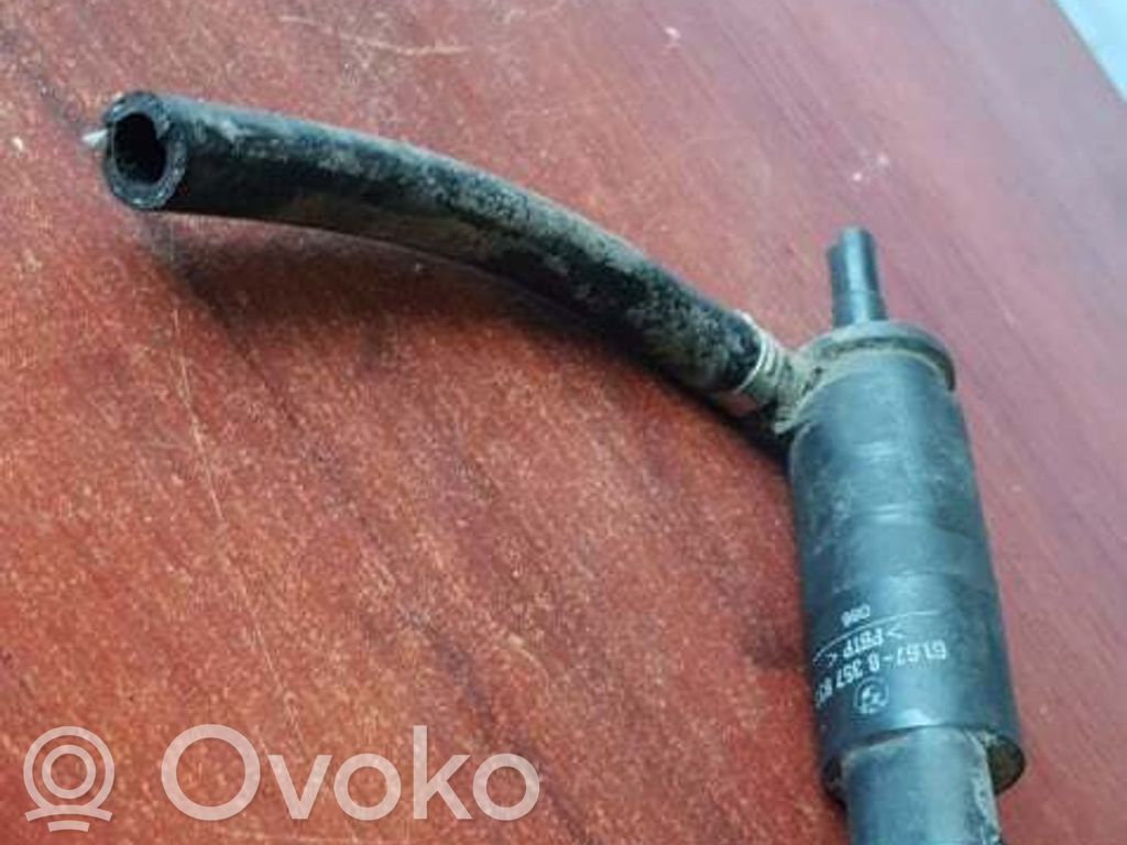 BMW 5 E39 Windscreen/windshield washer pump 