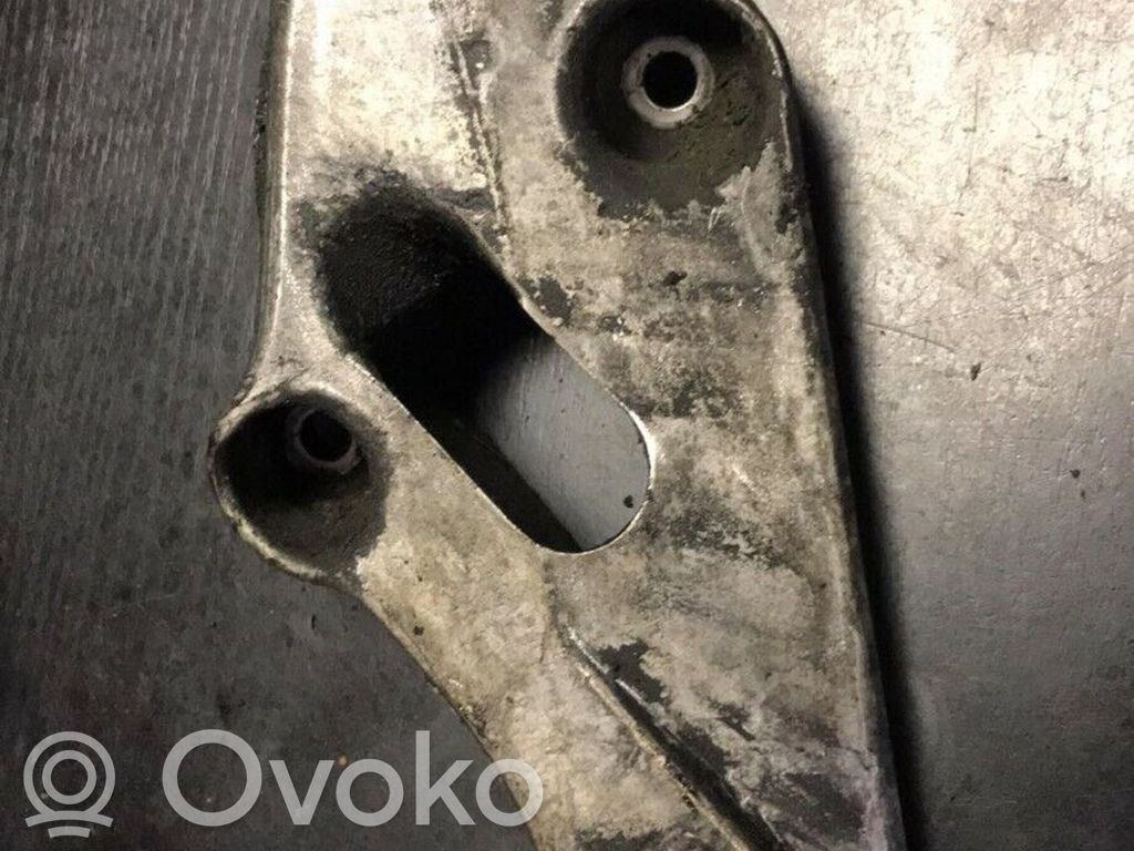 BMW 5 E34 Engine mounting bracket 