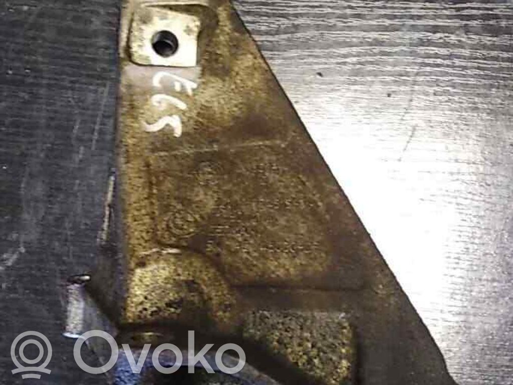 BMW 7 E65 E66 Engine mounting bracket 