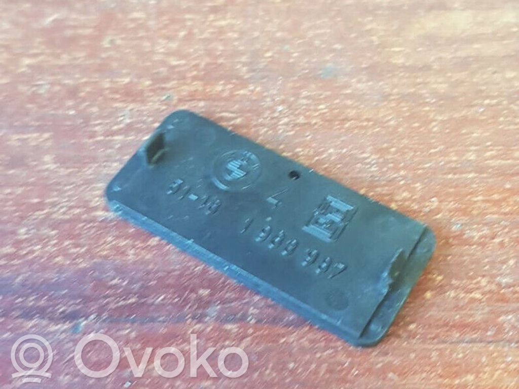 BMW 5 E34 Kita salono detalė 