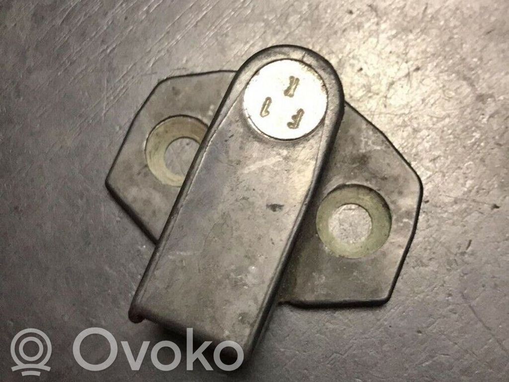 BMW 5 E34 Front door lock loop/hook striker 