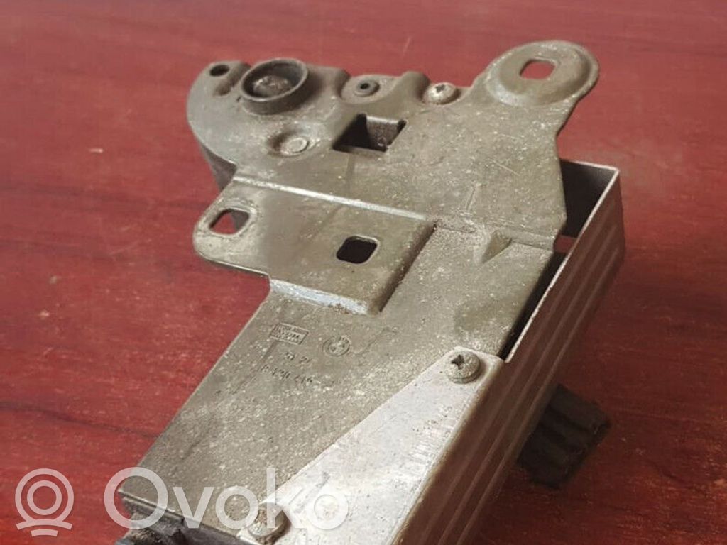 BMW 5 E34 Tailgate window lock/catch/latch 