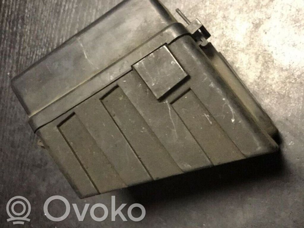 BMW 5 E34 Bloque de montaje de relé 