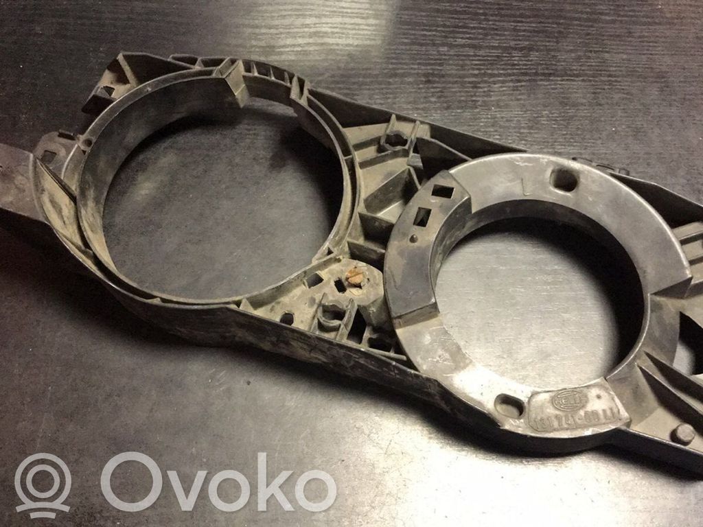 BMW 5 E34 Headlight/headlamp mounting bracket 