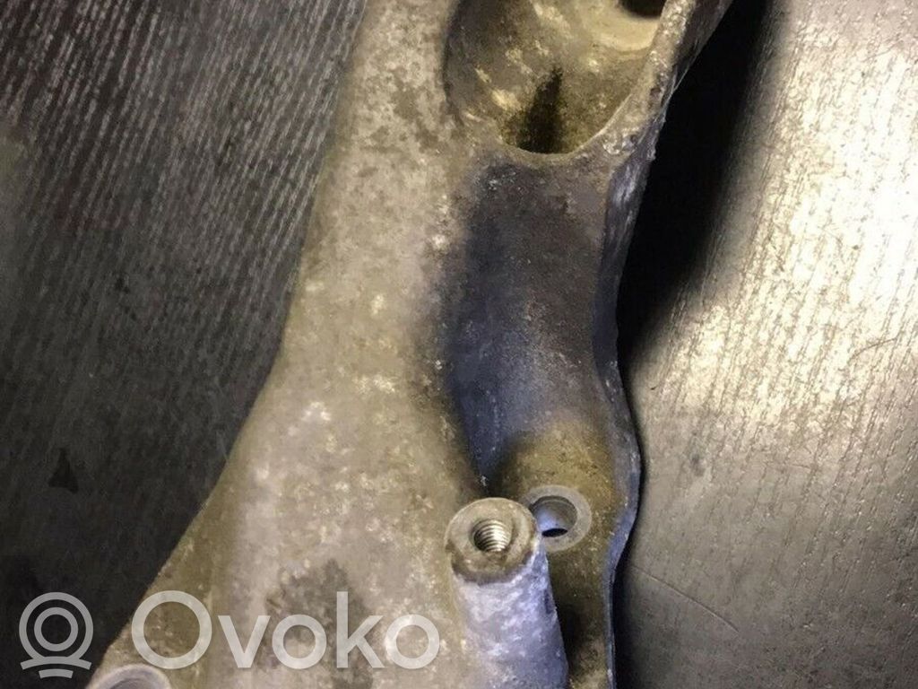 BMW 3 E46 Engine mounting bracket 