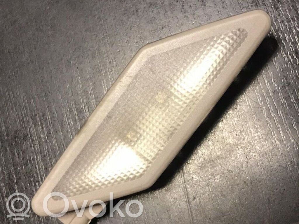 BMW 3 E36 Luz del asiento trasero 