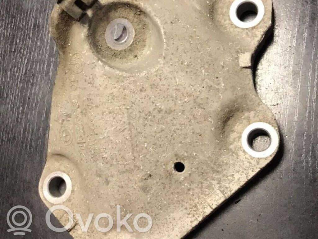 BMW 5 E60 E61 Engine mounting bracket 