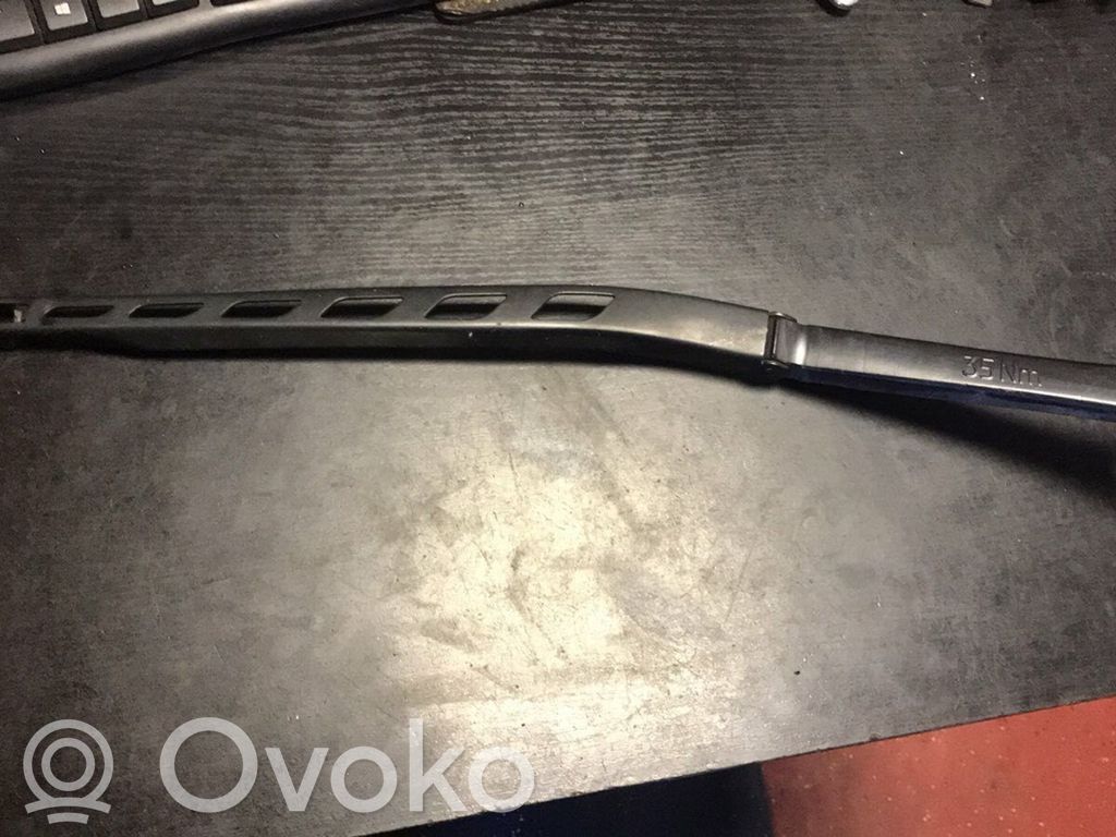 BMW 5 E60 E61 Wischerarm vorne 