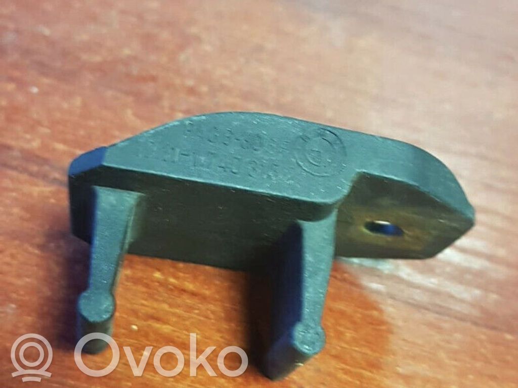 BMW 5 E39 Radiator mount bracket 