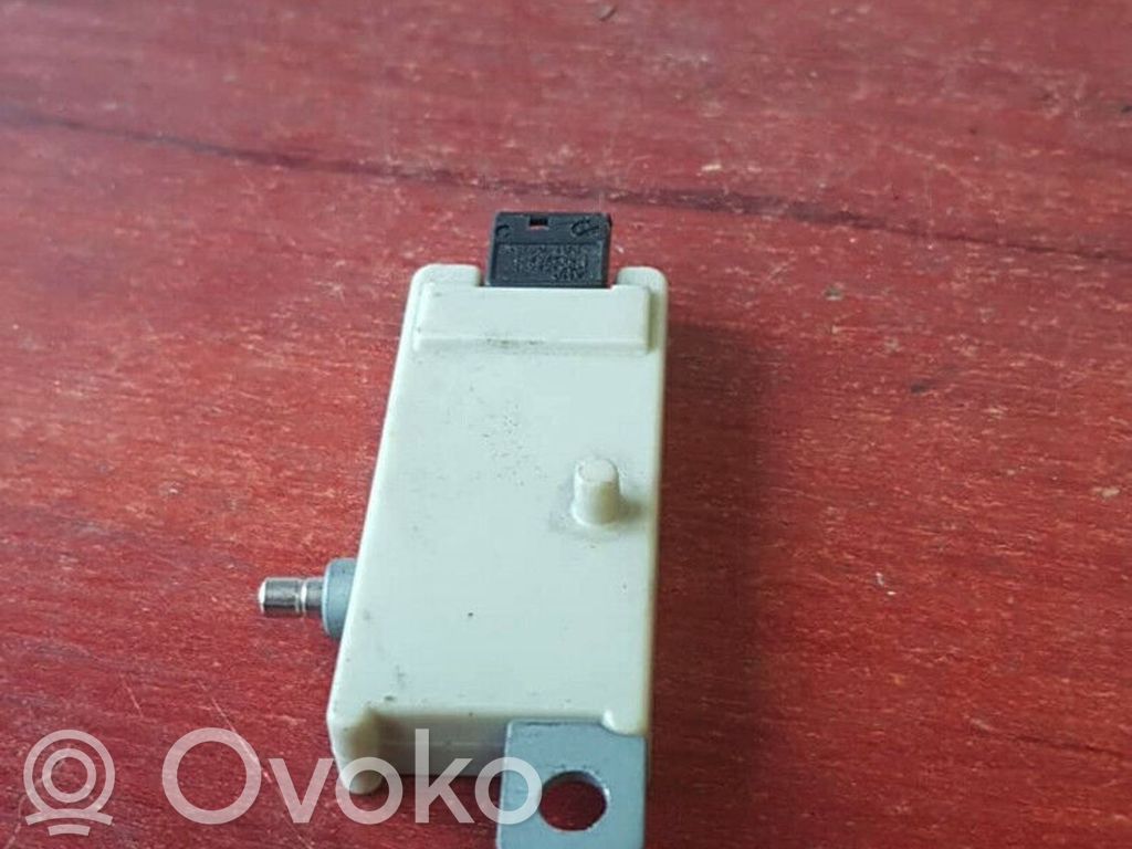 BMW 5 E39 Antenos stiprintuvas 