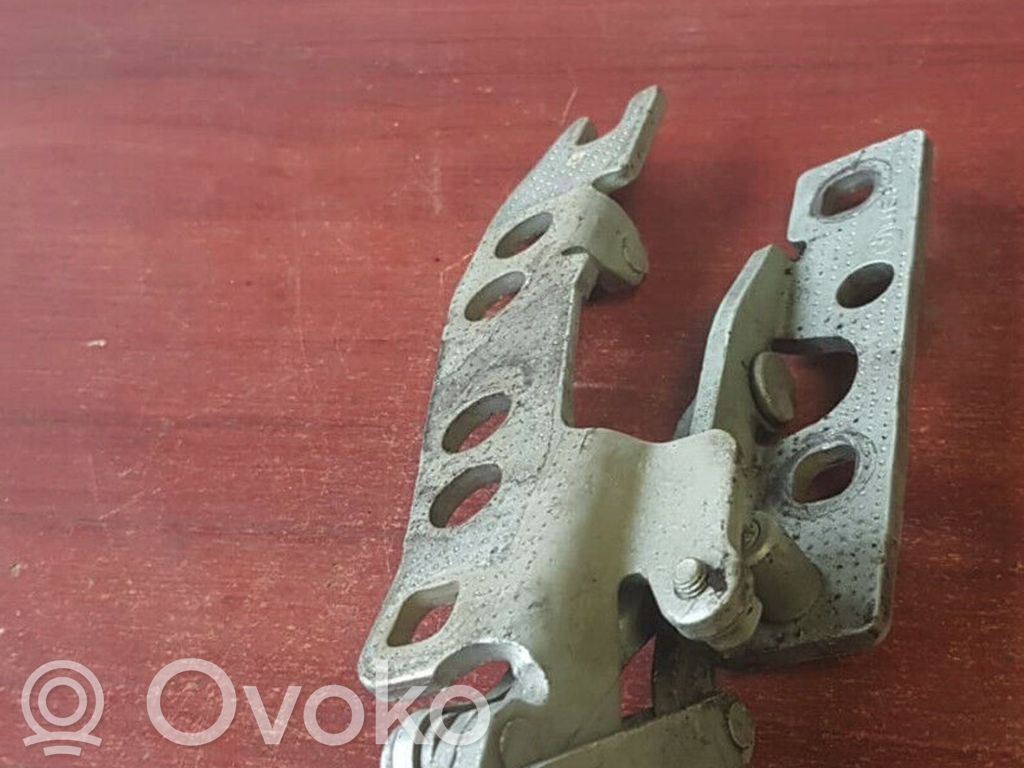 BMW 5 E39 Tailgate/trunk/boot hinge 