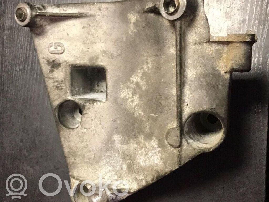 BMW 5 E39 Engine mounting bracket 