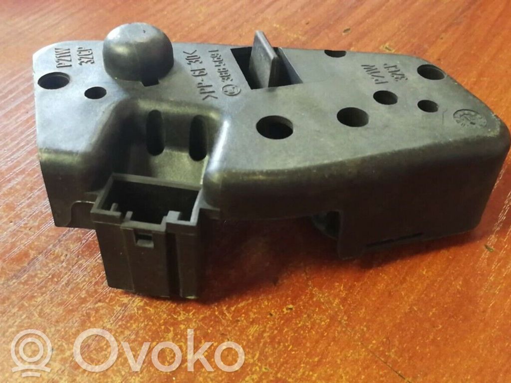 BMW 3 E46 Tail light bulb cover holder 