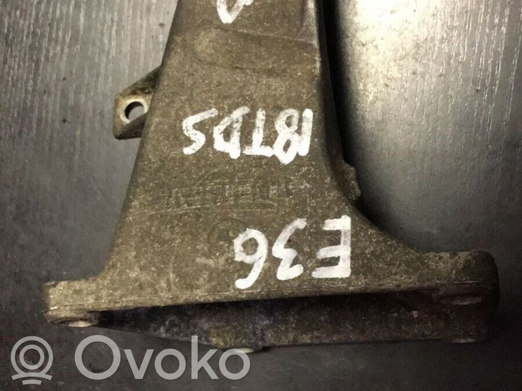 BMW 3 E36 Engine mount bracket 