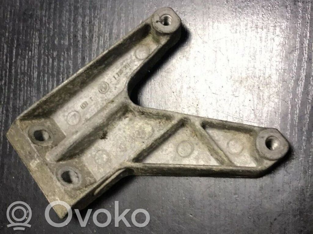Engine mounting bracket   1739351
