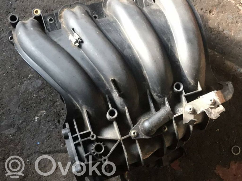 BMW 1 E81 E87 Intake manifold 