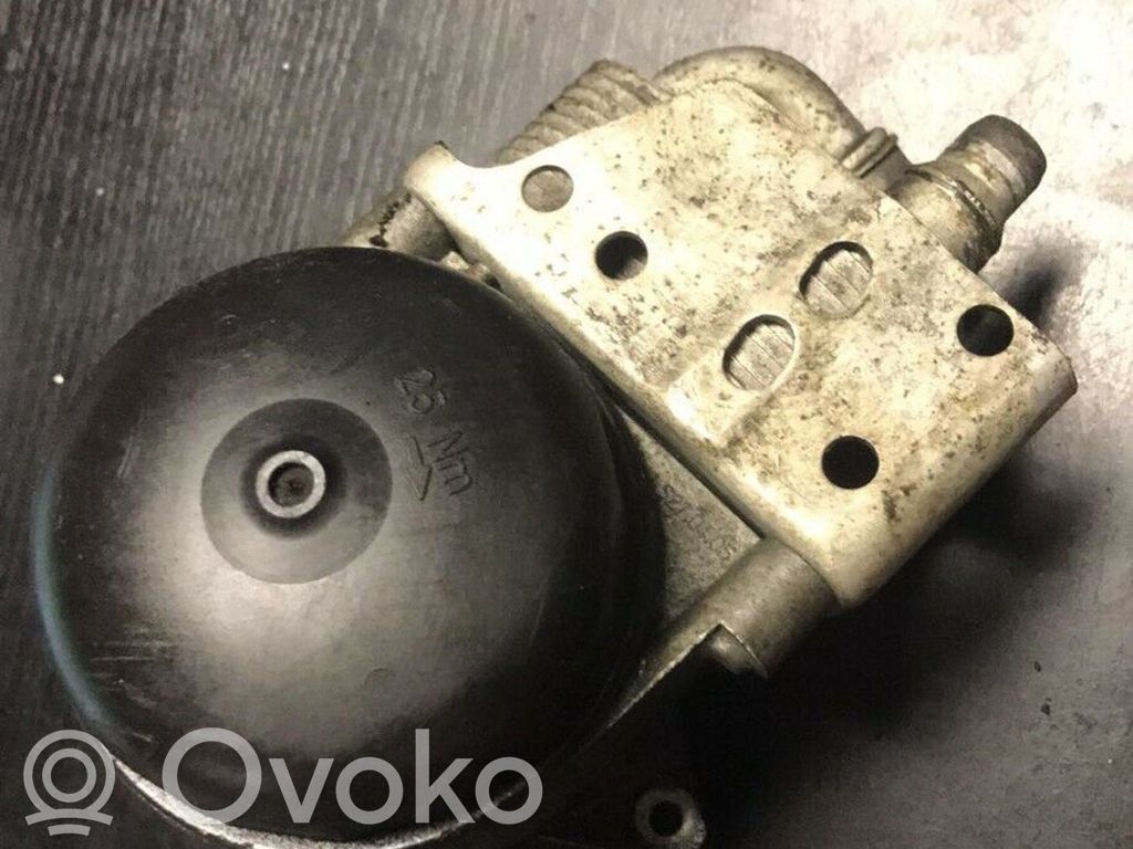 BMW 3 E46 Oil filter mounting bracket 