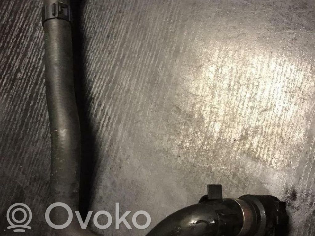 BMW 1 E82 E88 Engine coolant pipe/hose 