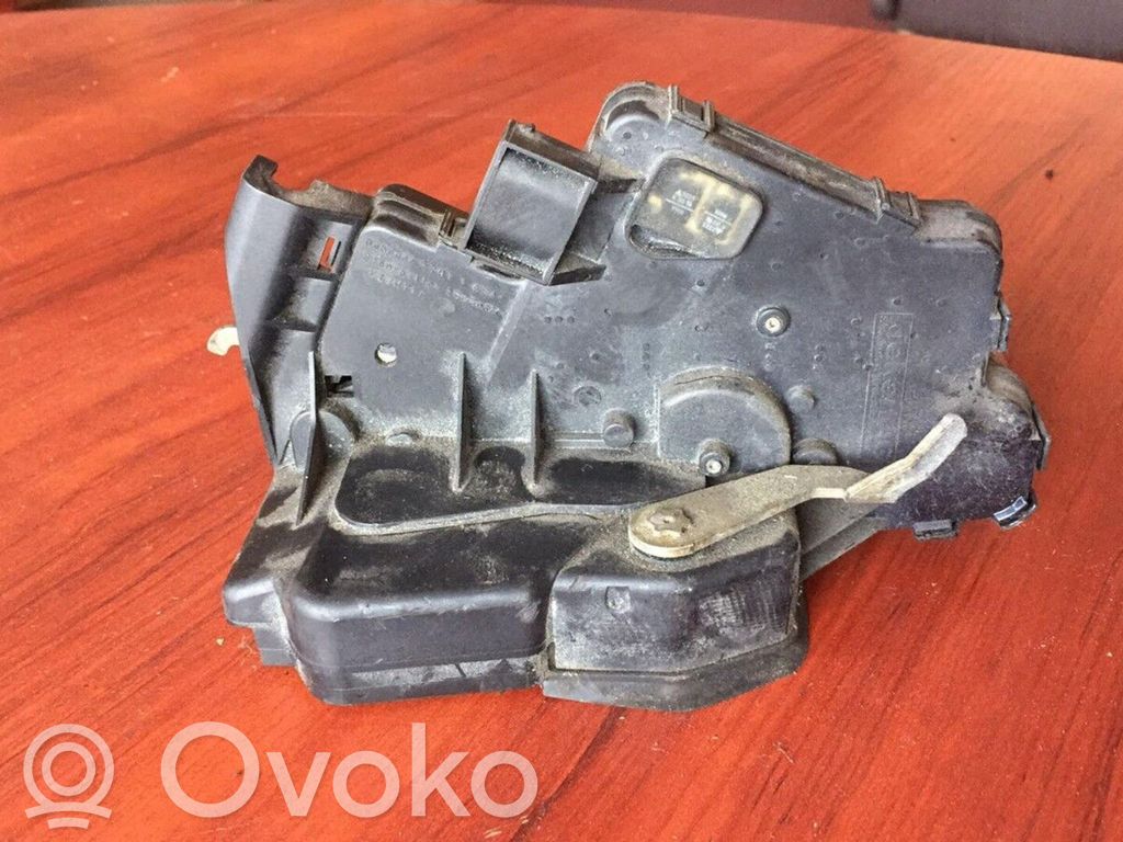 BMW 3 E46 Galinių durų spyna 