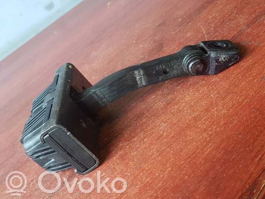 BMW 1 E82 E88 Front door check strap stopper 