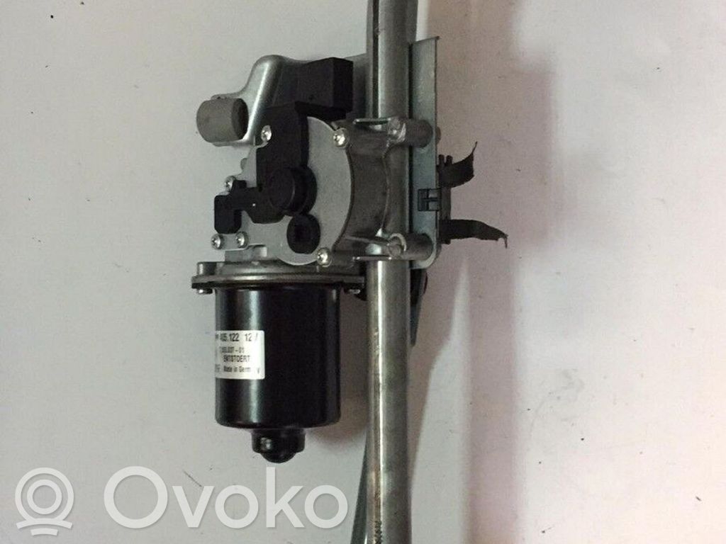 BMW 1 E82 E88 Etupyyhkimen vivusto ja moottori 