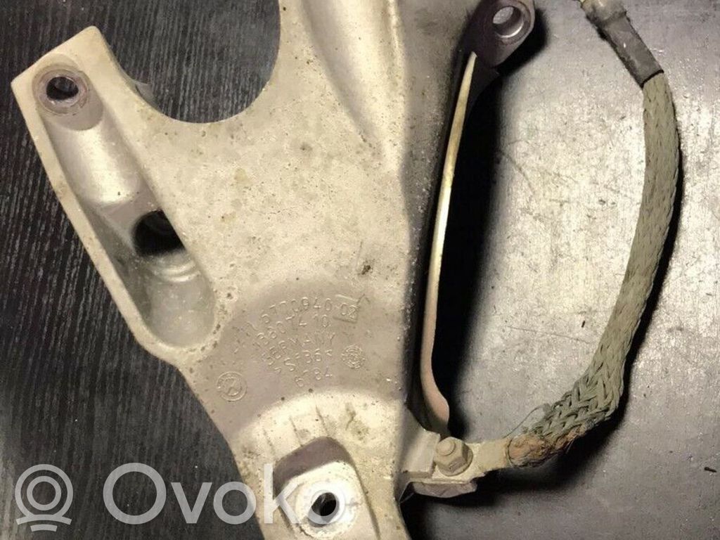 BMW 5 E60 E61 Engine mounting bracket 