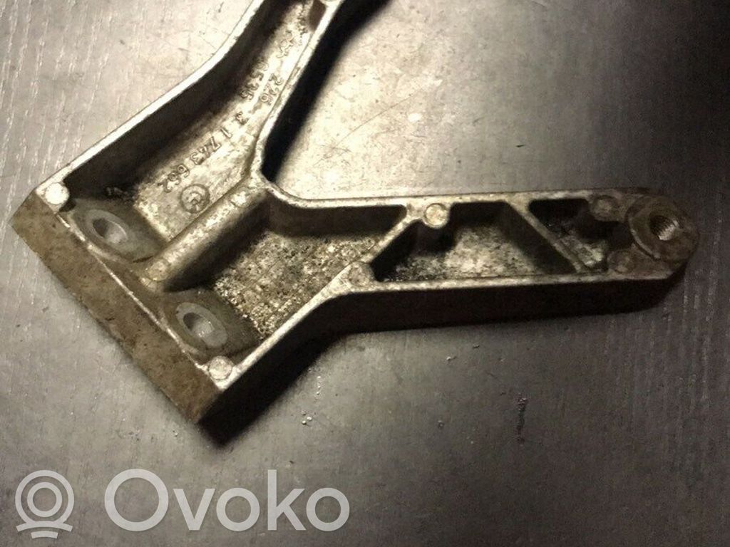 BMW 3 E46 Engine mounting bracket 