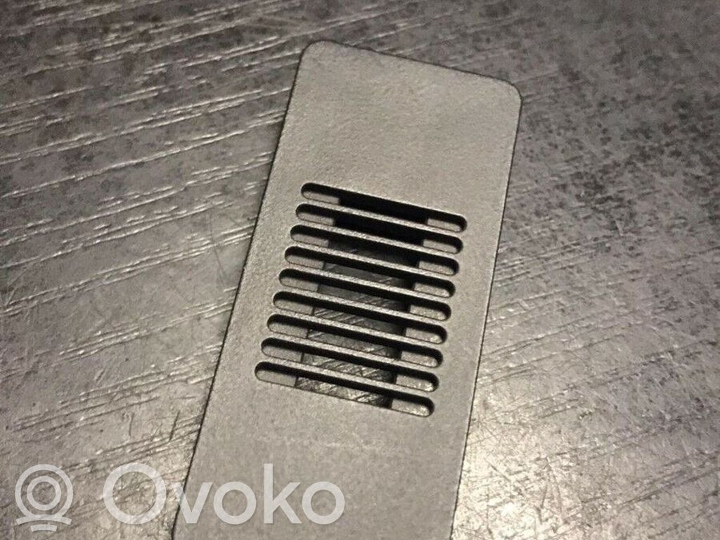 BMW 3 E46 Kita panelės detalė 