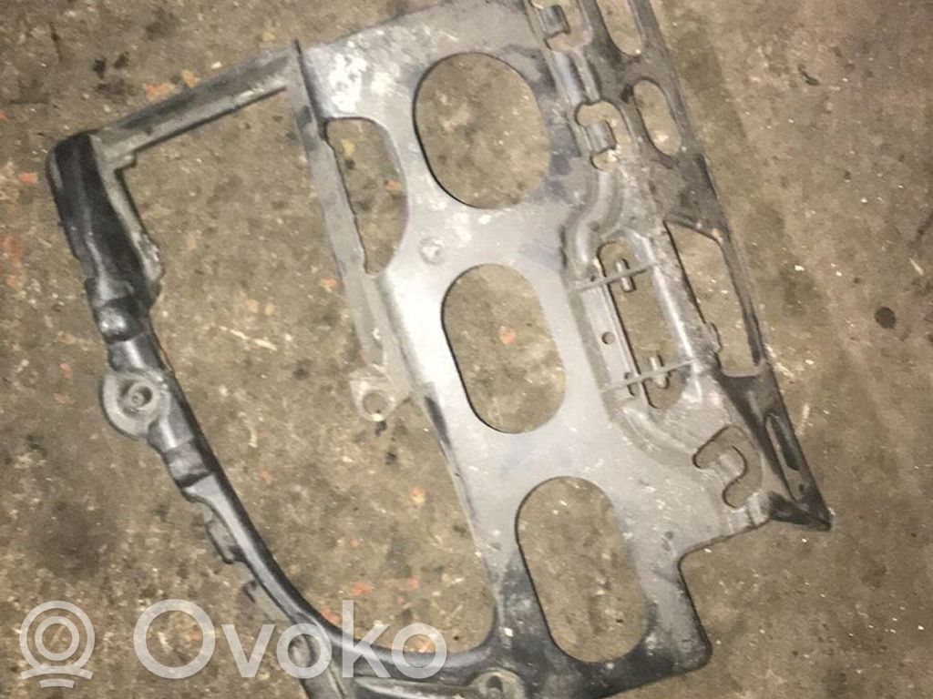 BMW 5 E60 E61 Etupuskurin kannake 