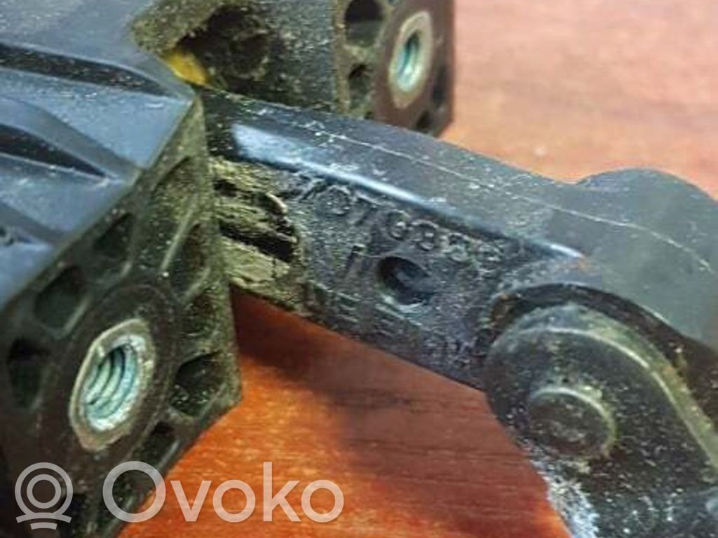 BMW 1 E81 E87 Front door check strap stopper 