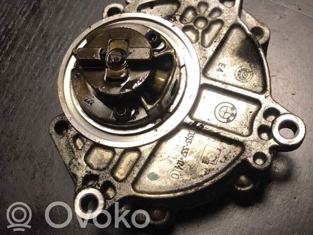 BMW 1 E81 E87 Vacuum pump 