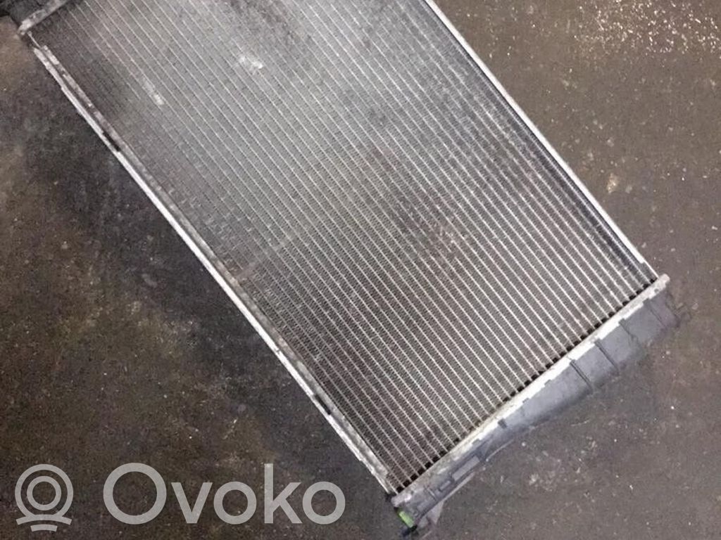 BMW 1 E81 E87 Aušinimo skysčio radiatorius 