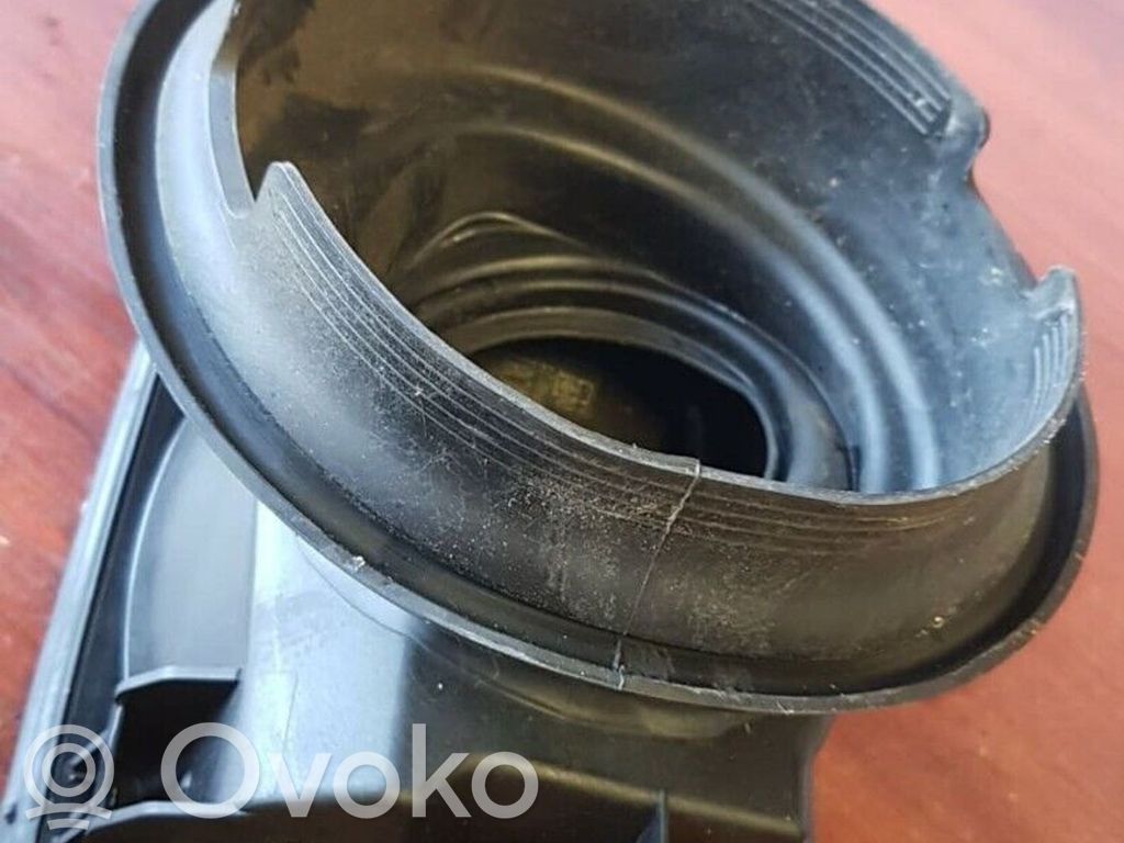 Polttoainesäiliön korkki   7073961