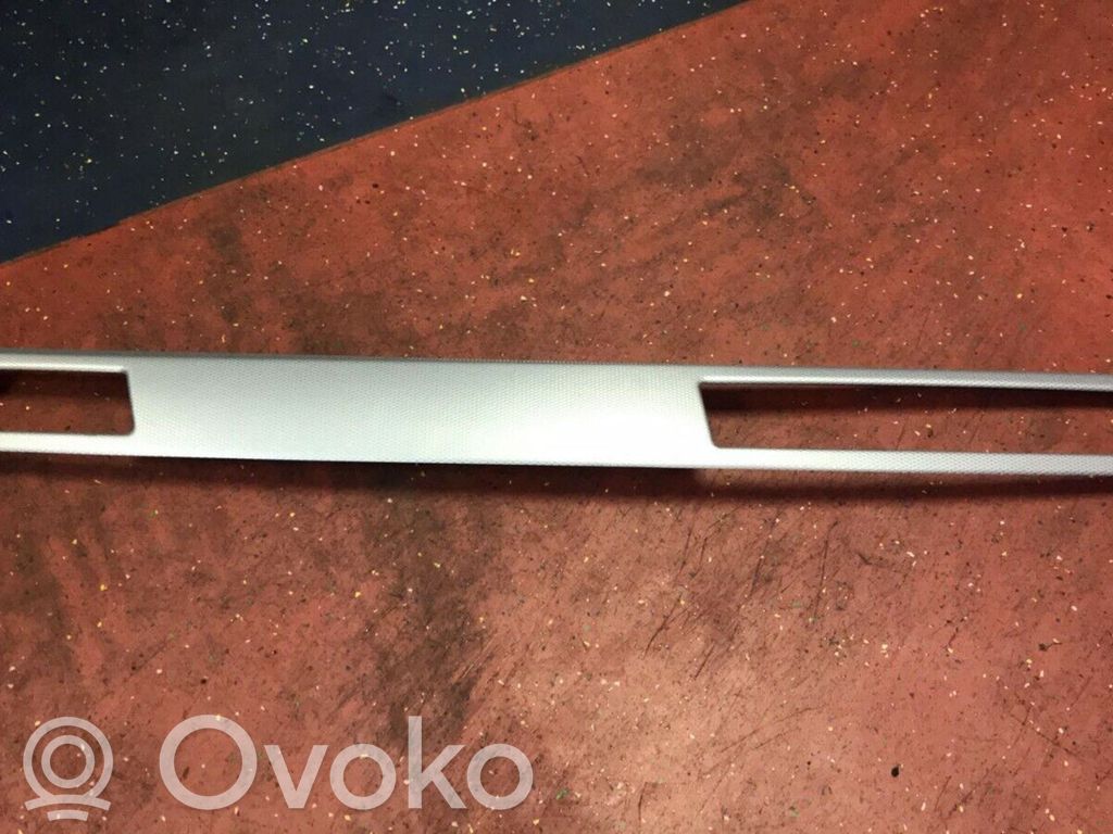 Dashboard glove box trim   9148070