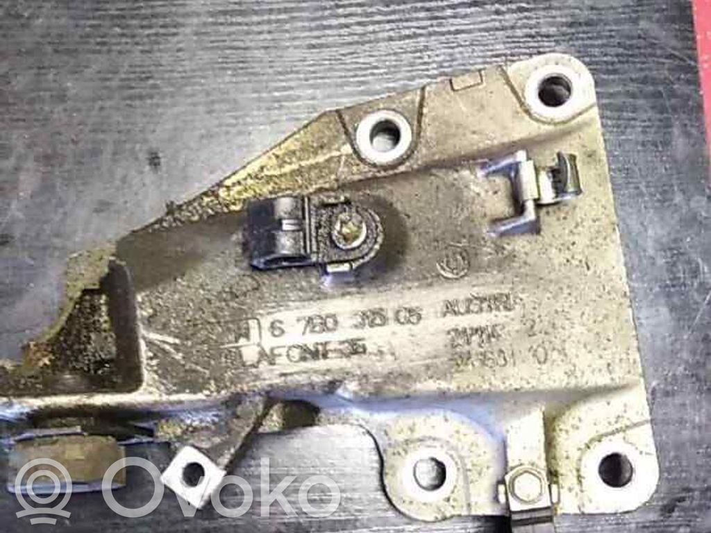 BMW 3 E90 E91 Engine mounting bracket 