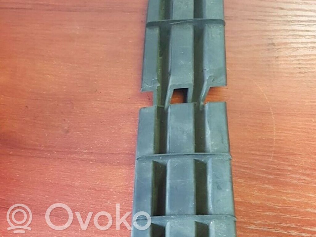 Front bumper lower grill   7032616