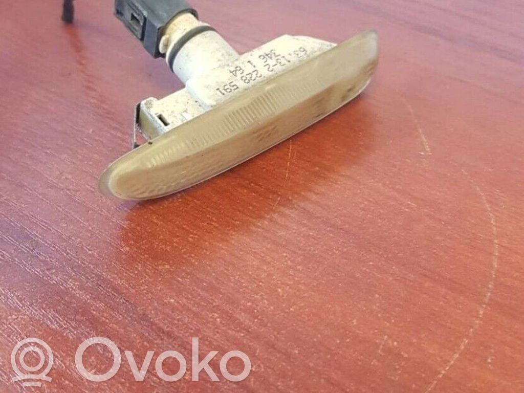 BMW 3 E46 Front fender indicator light 