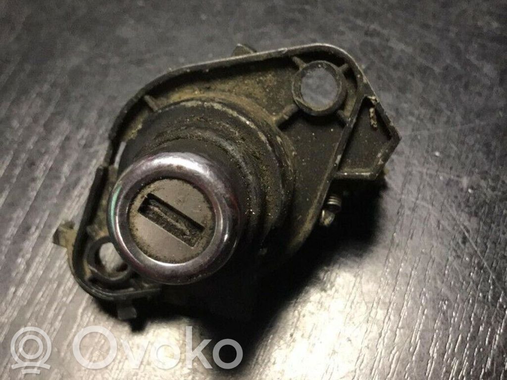 Tailgate/trunk/boot lock/catch/latch   1946100