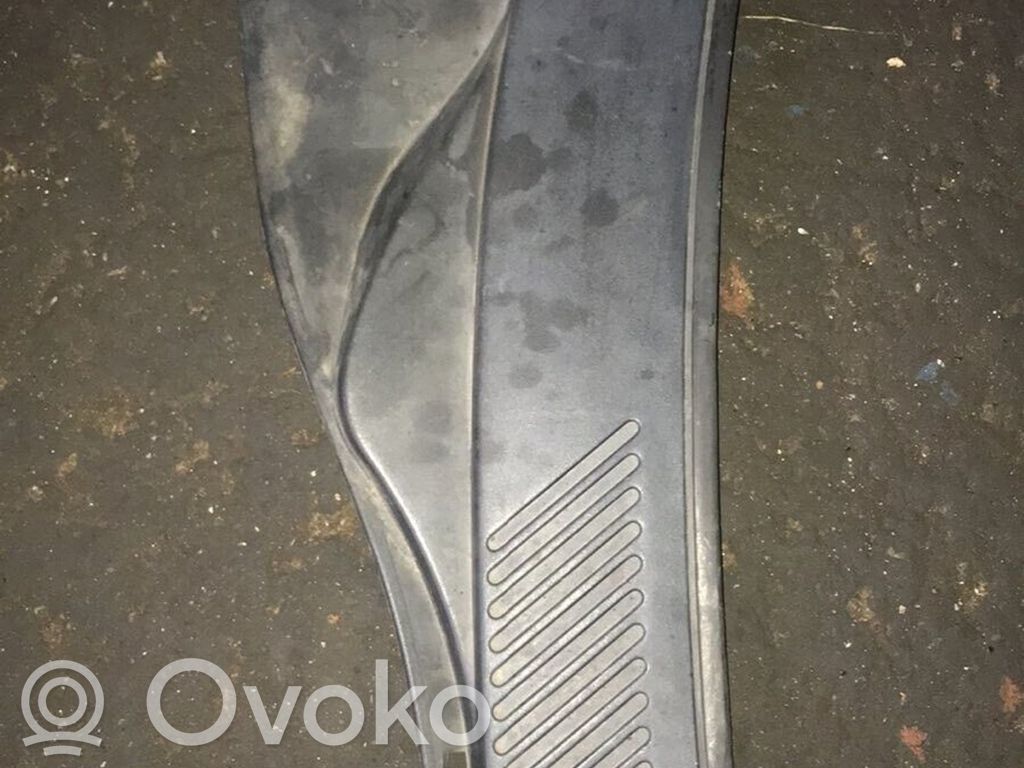 Renault Clio II Wiper trim 