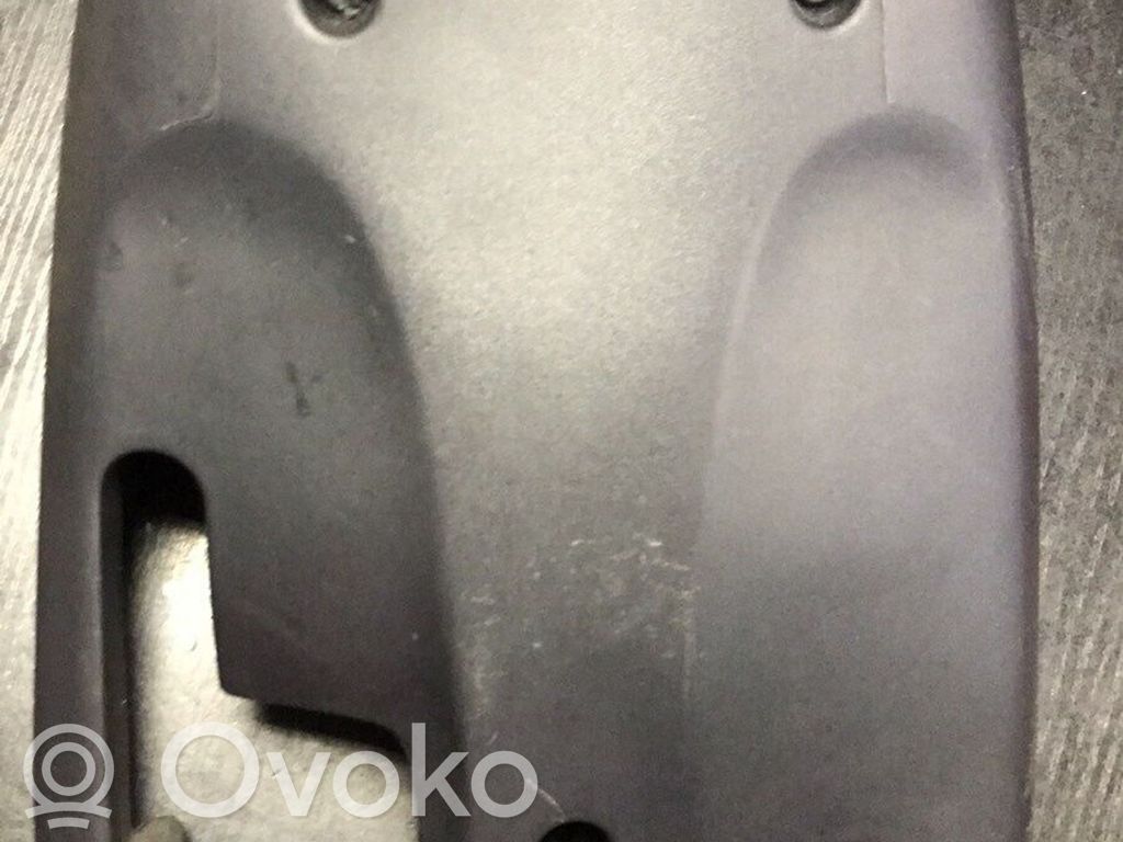Renault Clio II Vairo ašies apdaila 